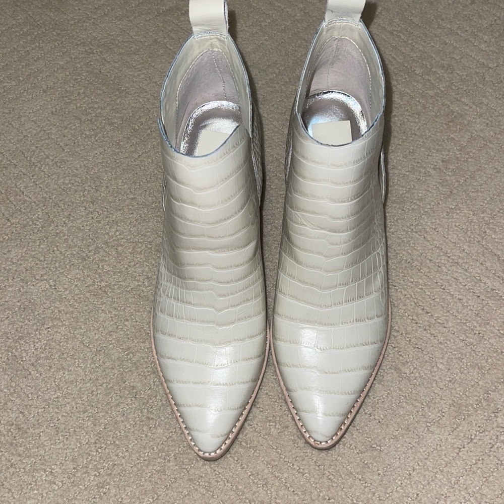 Dolce Vita Shannon Bootie size 9